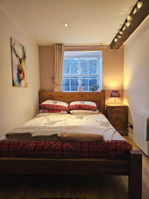 Private Woody Apartment, 2 King Beds, Very Centre Stamford Exterior photo